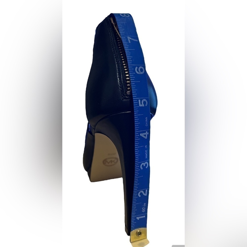 MICHALE Kors Kimber Stilettos - Picture 3 of 11